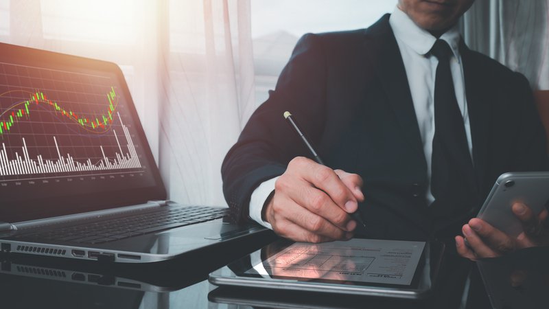 Diferenças entre trabalhar em bancos públicos e privados