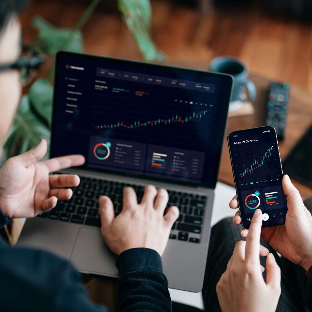 Renda Fixa vs. Renda Variável: Qual a Melhor Opção para Seu Primeiro Investimento?