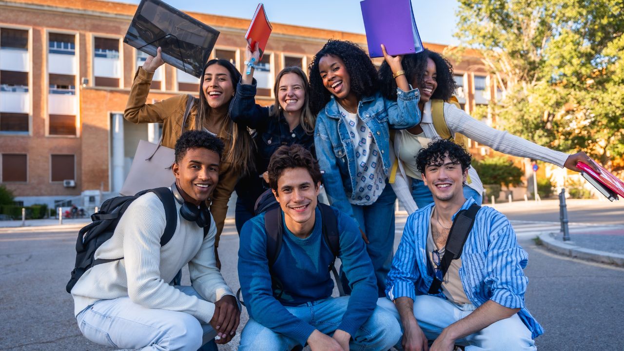 Ensino Médio Completo no Currículo: Dicas para Destacar sua Formação