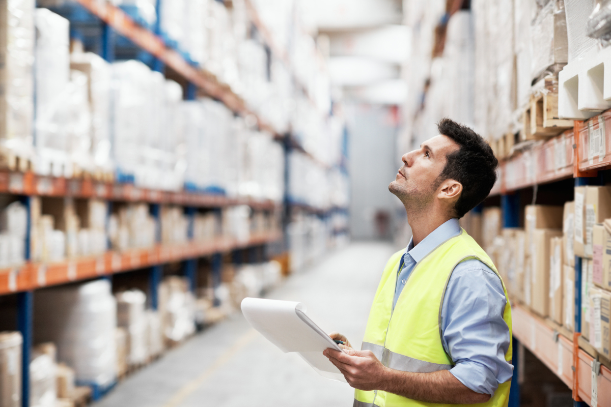 Habilidades Essenciais para um Estoquista: O Que o Mercado Busca