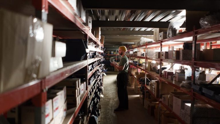 estoquista faz o que