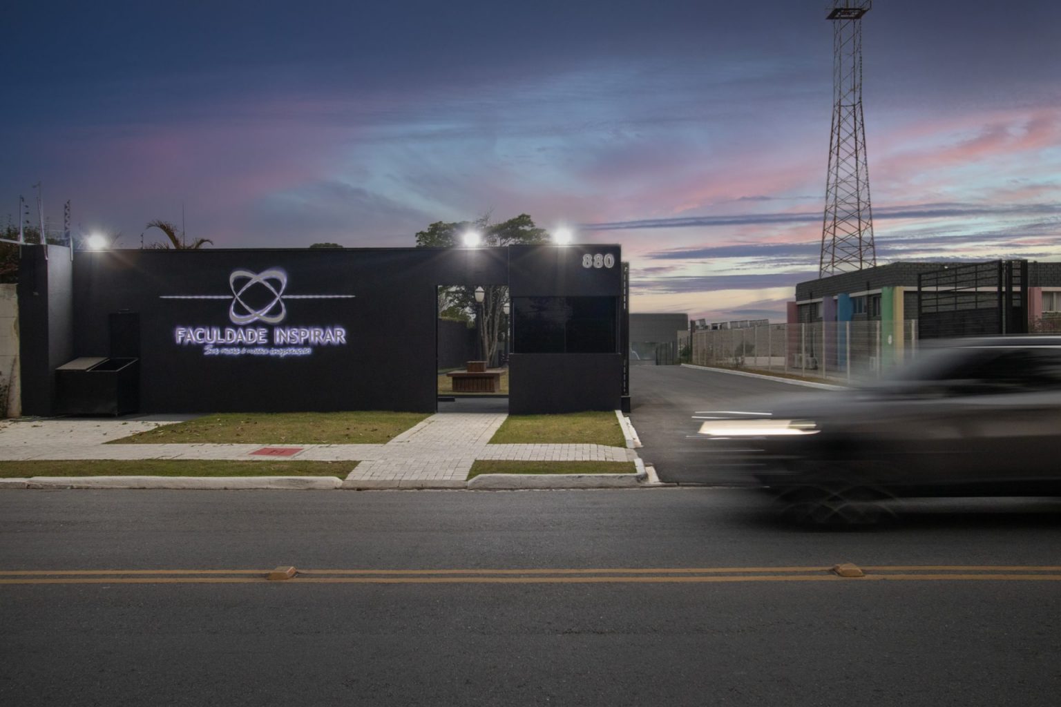 Contato e Principais Cursos