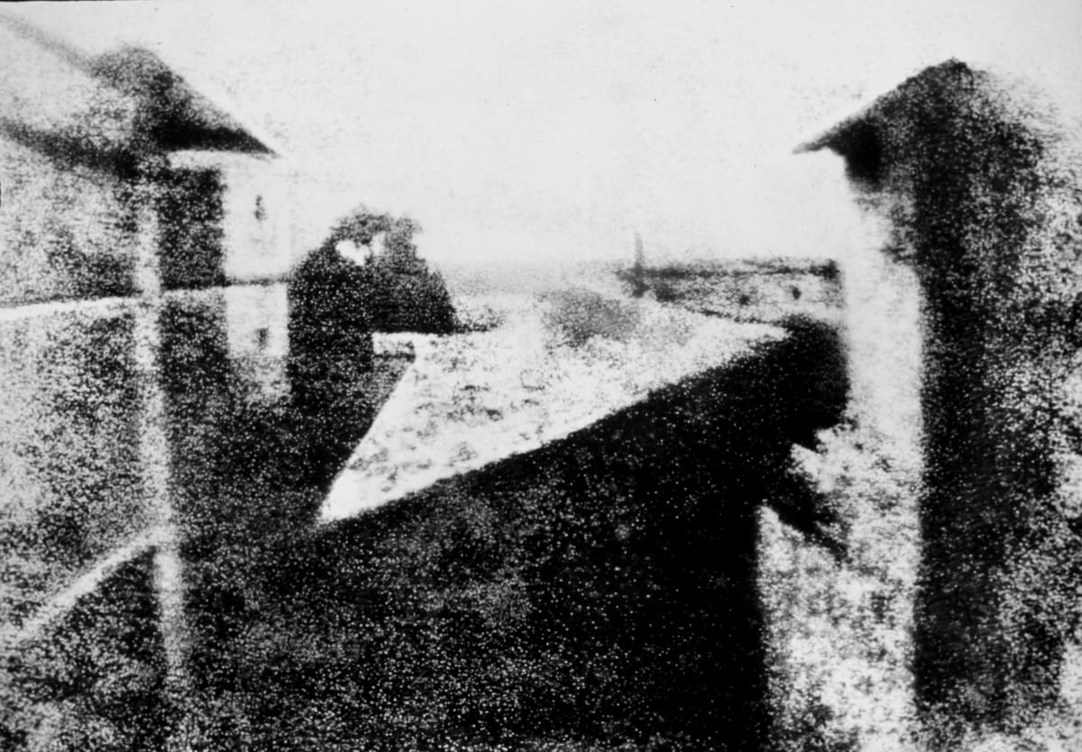 Da Placa de Betume ao Filme em Rolo: As Primeiras Técnicas Fotográficas