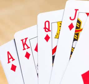 Desvendando o Significado Oculto dos Naipes do Baralho