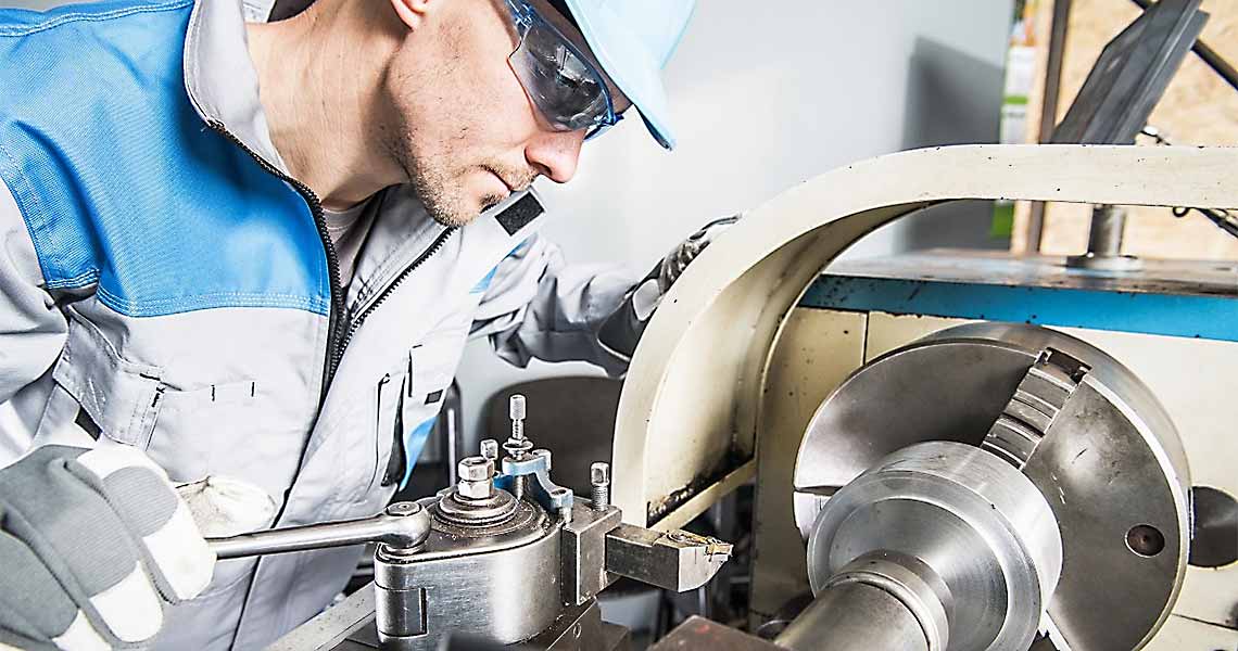 Melhores Cursos de Torneiro Mecânico: SENAI