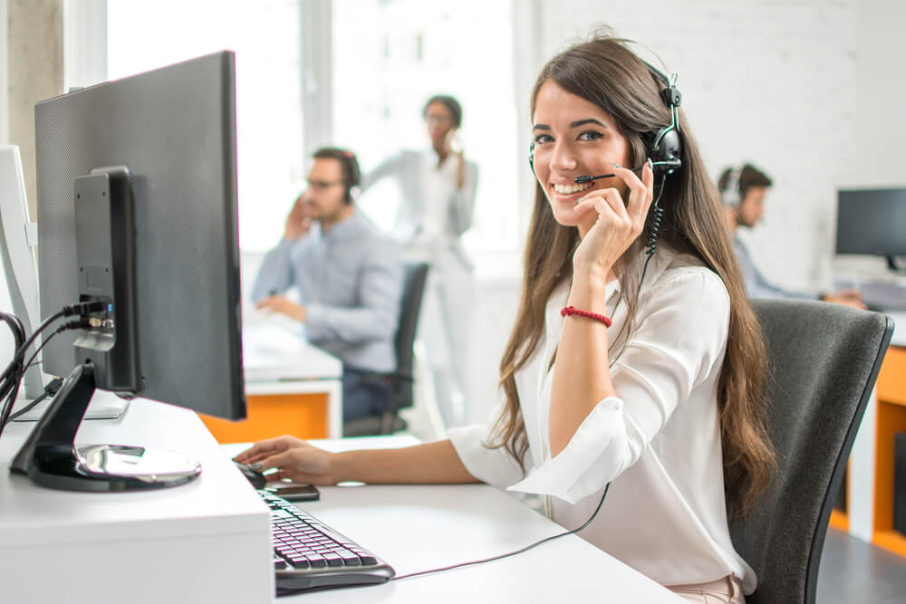 o que faz um operador de telemarketing